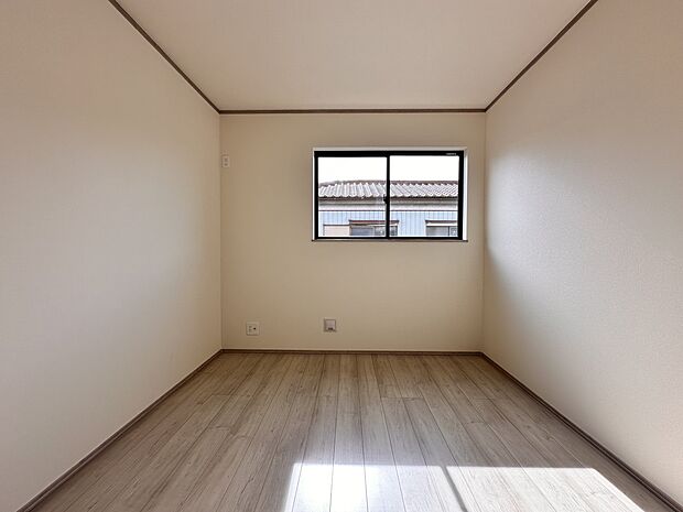 【洋室】充実した生活は伸びやかな居室空間から始まります。快適に・伸びやかに。心の潤いを求める方々へ。