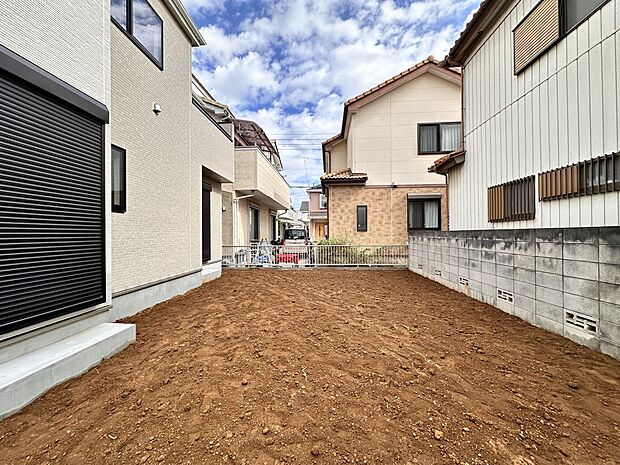 【庭】プランター等をおいてガーデニングが楽しめます。