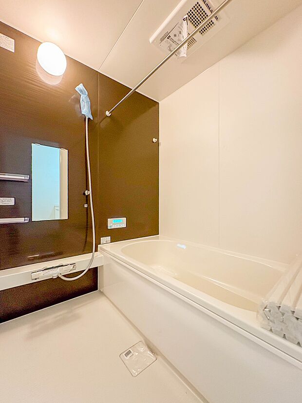 【浴室】一日の疲れを癒してくれるお風呂空間。使いやすさと上質な質感を両立して、単なる習慣から特別な時間に変わるはず。