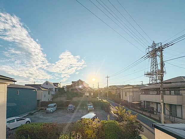 【眺望】眺望や窓からの景色が良いと、家で過ごす時間も快適です。