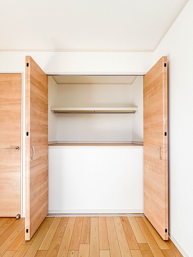 【収納】各部屋を最大限に広く使って頂ける様、全居住スペースに収納付。プライベートルームはゆったりと快適に。