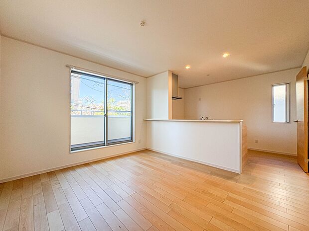 【LDK13帖】インテリアショップで見掛けた「あの家具」も置ける、ゆったりとした空間。時に広さが上質な寛ぎの時間になる事も。