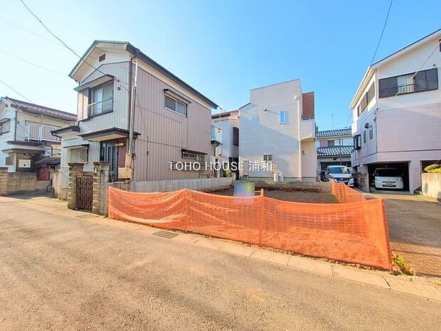 【外観】こちらの物件に少しでもご興味がありましたら、お気軽にお電話下さい。ネット上で「見えない物」「わからない事」でも、実際にご見学いただくことで、手に取るようにおわかりいただけるはずです。…