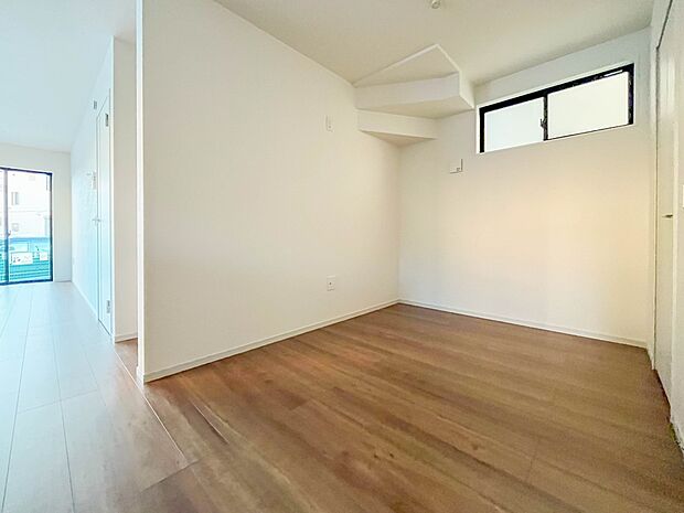 【コンセプトルーム3.8帖】1階LDK横には広々としたコンセプトルーム。