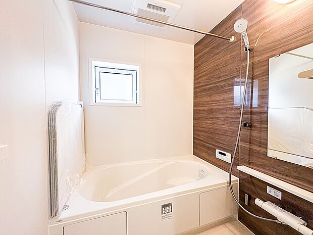 【浴室】一日の疲れを癒してくれるお風呂空間。使いやすさと上質な質感を両立して、単なる習慣から特別な時間に変わるはず。