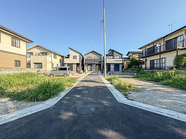 【前面道路4ｍ】車の通行が少ないので、静かな住環境を維持することができます。