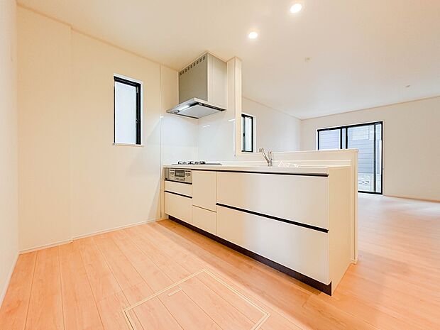 【ダイニング】家族の様子が見えやすいダイニングスペース