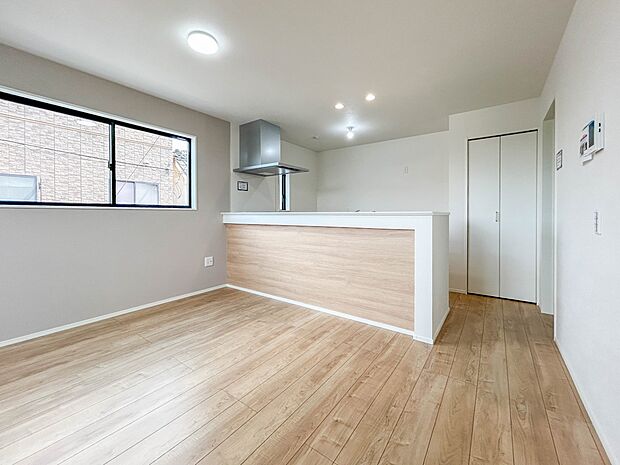 【LDK15.1帖】忙しい朝でも家族揃って食事をしたいゆとりあるダイニングスペース。