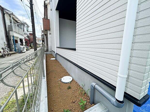 【庭】プランター等をおいてガーデニングが楽しめます。