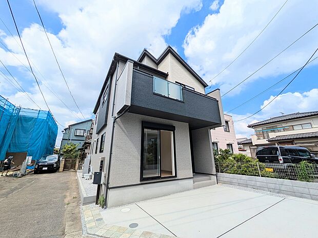 【外観】家は一生のお買物。自分ならではの家族ならではの、家にしたい。書斎を設ける。子どものプレイングルームを設ける。趣味のオーディオルームを設置する。夢を追うオンリーワンの家です。