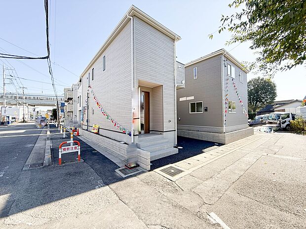 2号棟【現地外観】人生でいちばん大きなお買い物ですので、ゆっくりご見学ください。ネット上の画像と実際の見学では、リアル感がまるで違います。