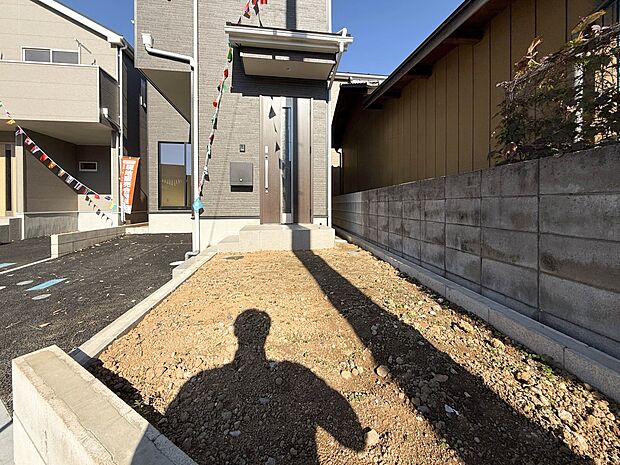 1号棟【現地外観】人生でいちばん大きなお買い物ですので、ゆっくりご見学ください。ネット上の画像と実際の見学では、リアル感がまるで違います。