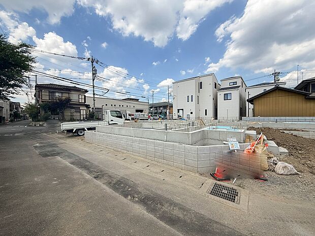 1号棟【外観】陽当りが良いと、洗濯物が乾きやすいですし、湿気やカビの心配も減るので快適です。寒い冬の日でも、日差しが届くと家の中が暖かくなりますね。