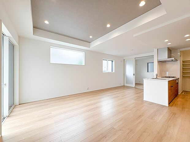 No.1【LDK18.4帖＋パントリー】リビングで遊ぶ子供の様子を見ながら料理ができるので安心です。