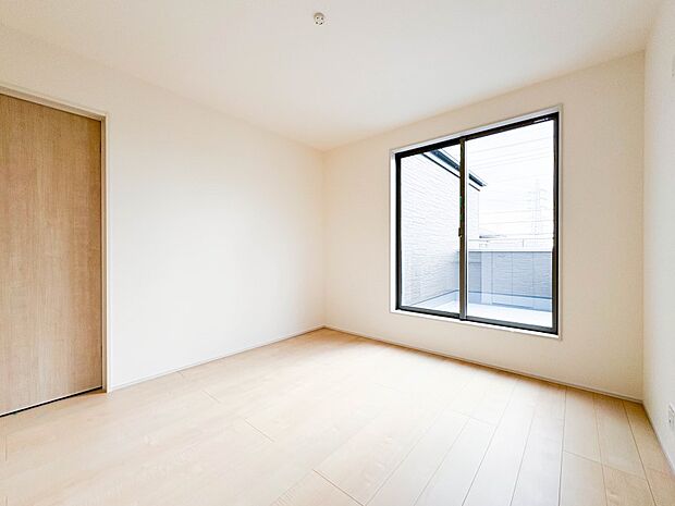 【寝室7.25帖】シンプルな内装はおしゃれのポイントです。シンプルは華美より飽きがこないからです。色や模様でおしゃれ感をだす。それがシンプルイズビューティーです。