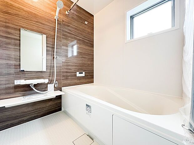 【浴室】一日の疲れを癒してくれるお風呂空間。使いやすさと上質な質感を両立して、単なる習慣から特別な時間に変わるはず。