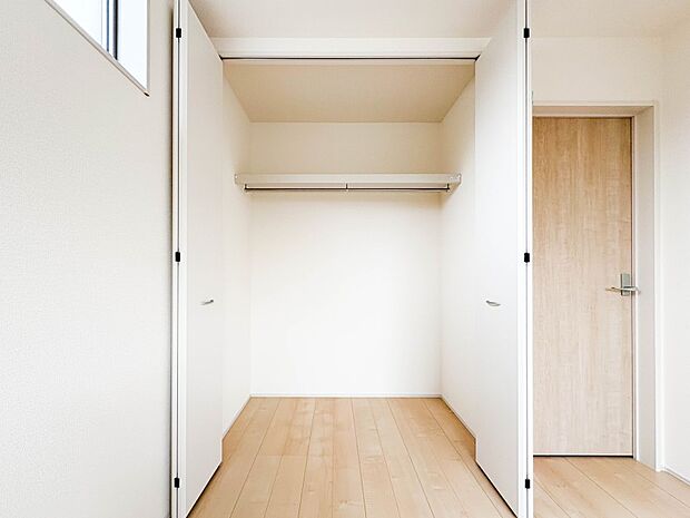 【収納】各部屋を最大限に広く使って頂ける様、全居住スペースに収納付。プライベートルームはゆったりと快適に。