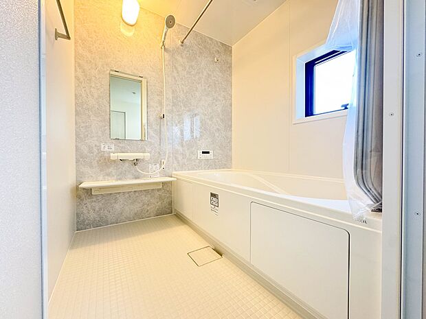 【浴室】一日の疲れを癒してくれるお風呂空間。使いやすさと上質な質感を両立して、単なる習慣から特別な時間に変わるはず。