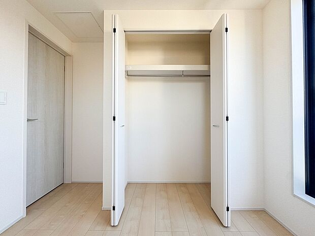 【収納】各部屋を最大限に広く使って頂ける様、全居住スペースに収納付。プライベートルームはゆったりと快適に。