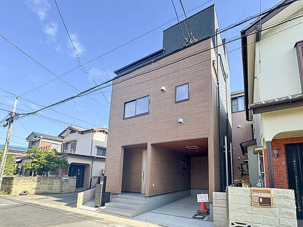 【外観】こちらの物件が少しでも気になるようでしたら、お気軽にお問合せください。人生でいちばん大きなお買い物ですので、ゆっくりご見学ください。ネット上の画像と実際の見学では、リアル感がまるで違…