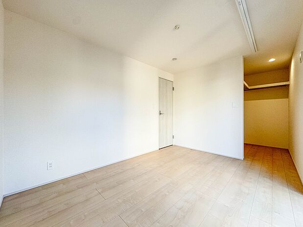 【居室6帖】充実した生活は伸びやかな居室空間から始まります。快適に・伸びやかに。心の潤いを求める方々へ。