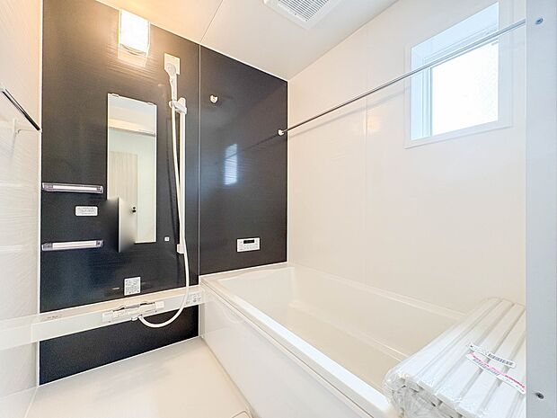 【浴室】一日の疲れを癒してくれるお風呂空間。使いやすさと上質な質感を両立して、単なる習慣から特別な時間に変わるはず。