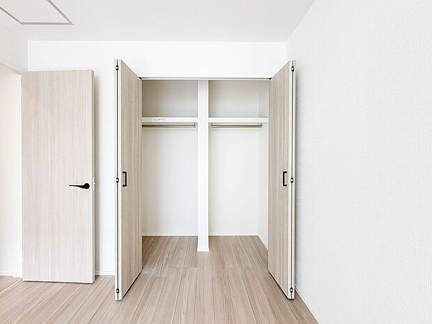 【収納】各部屋を最大限に広く使って頂ける様、全居住スペースに収納付。プライベートルームはゆったりと快適に。