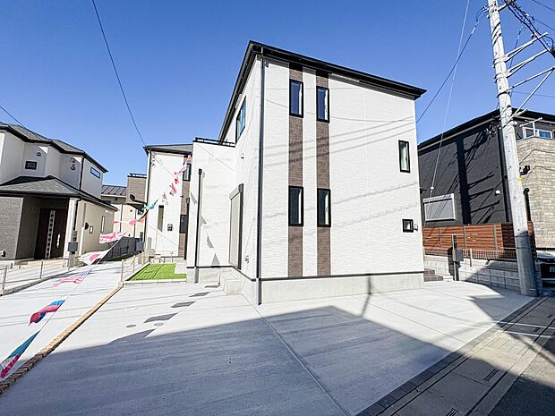 【外観】家は一生のお買物。自分ならではの家族ならではの、家にしたい。書斎を設ける。子どものプレイングルームを設ける。趣味のオーディオルームを設置する。夢を追うオンリーワンの家です。