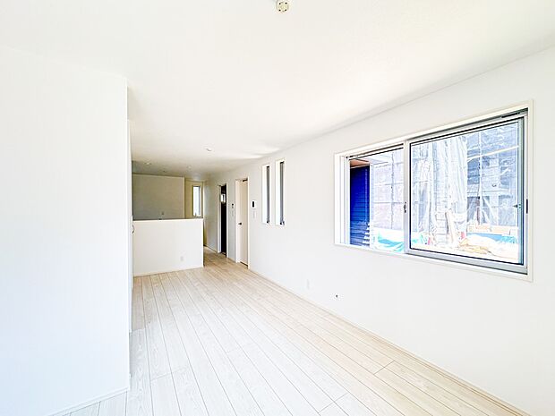 1号棟【LDK14帖】南面からの採光が確保されたLDK