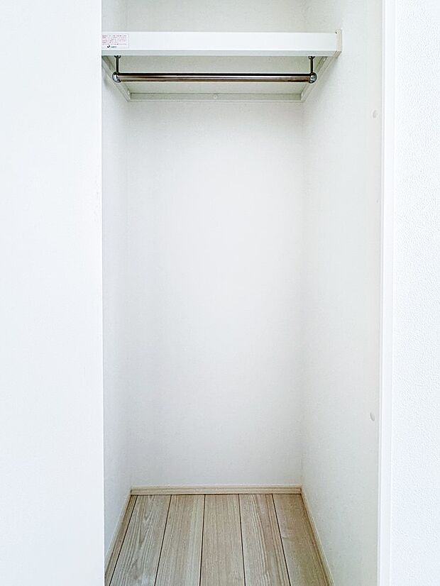 1号棟【2階5.11帖の収納】各居室に収納を配置