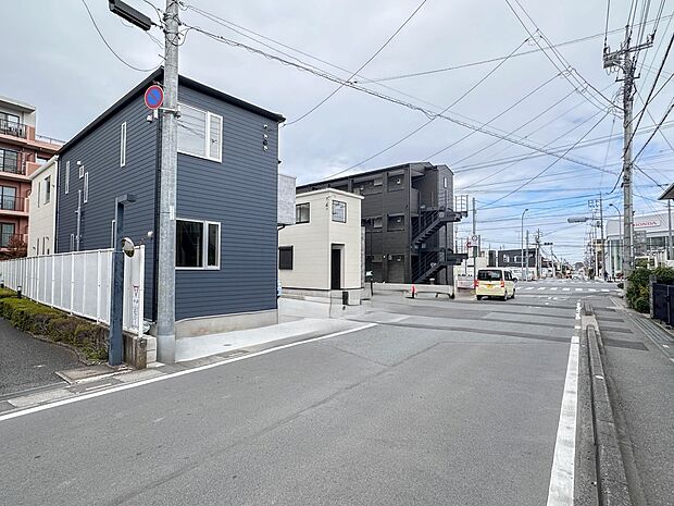 【前面道路】車通りの少ない前面道路