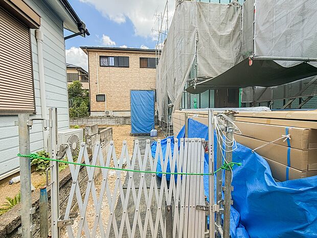 1号棟【外観】こちらの物件が少しでも気になるようでしたら、お気軽にお問合せください。人生でいちばん大きなお買い物ですので、ゆっくりご見学ください。ネット上の画像と実際の見学では、リアル感がま…