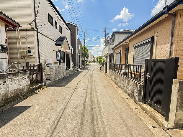 1号棟【前面道路4ｍ】車の通行が少ないので、静かな住環境を維持することができます。