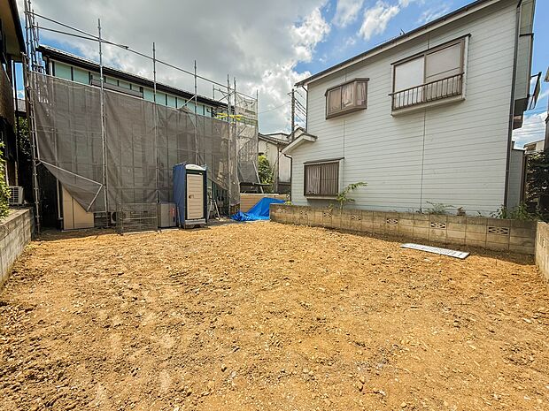 1号棟【外観】こちらの物件が少しでも気になるようでしたら、お気軽にお問合せください。人生でいちばん大きなお買い物ですので、ゆっくりご見学ください。ネット上の画像と実際の見学では、リアル感がま…