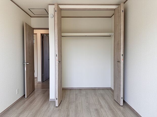 【収納】各部屋を最大限に広く使って頂ける様、全居住スペースに収納付。プライベートルームはゆったりと快適に。