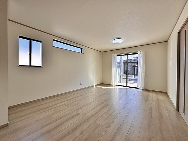 【ダイニング LDK20.12帖】家族の様子が見えやすいダイニングスペース