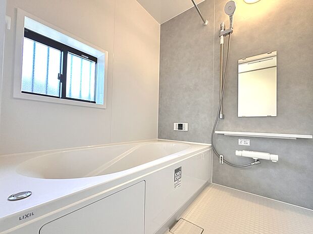 【浴室】一日の疲れを癒してくれるお風呂空間。使いやすさと上質な質感を両立して、単なる習慣から特別な時間に変わるはず。