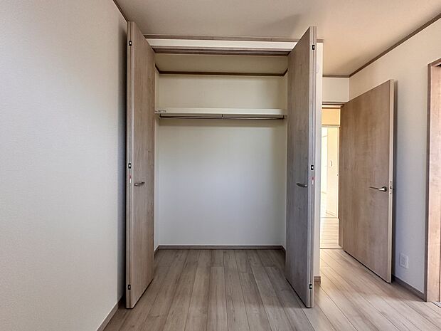 【収納】各部屋を最大限に広く使って頂ける様、全居住スペースに収納付。プライベートルームはゆったりと快適に。