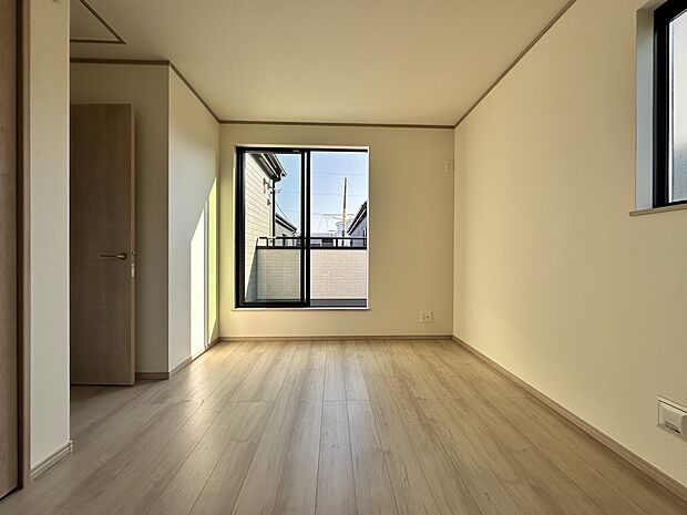 【洋室 6.5帖】充実した生活は伸びやかな居室空間から始まります。快適に・伸びやかに。心の潤いを求める方々へ。