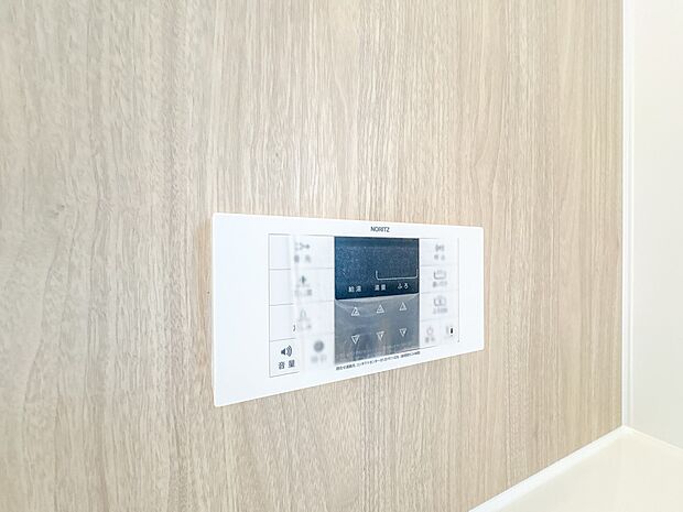 【浴室コントロールパネル】多彩な機能満載のリモコンは、毎日のお風呂ライフをより楽しく便利にしてくれる機能がいっぱいです。