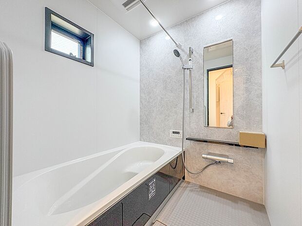 【浴室】一日の疲れを癒してくれるお風呂空間。使いやすさと上質な質感を両立して、単なる習慣から特別な時間に変わるはず。