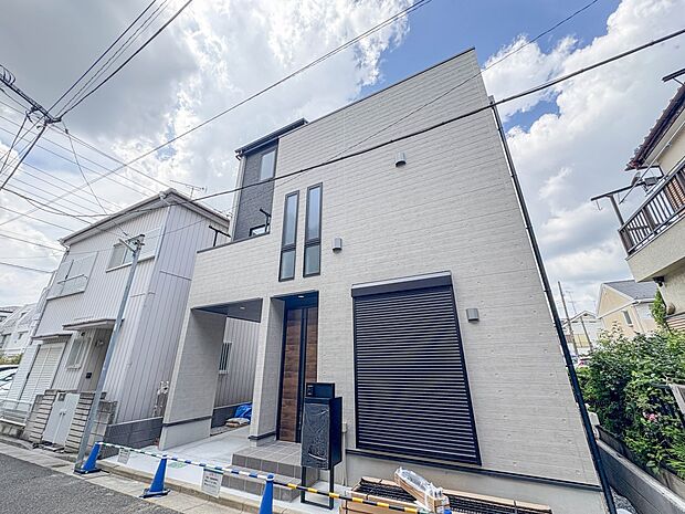 【前面道路4ｍ】車の通行が少ないので、静かな住環境を維持することができます。