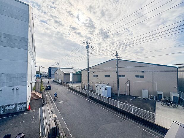 【眺望】眺望や窓からの景色が良いと、家で過ごす時間も快適です。