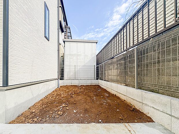 【庭】お庭にはプランター等をおいてガーデニングが楽しめます。