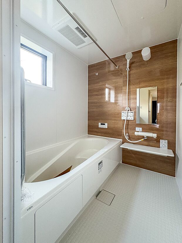 【浴室】一日の疲れを癒してくれるお風呂空間。使いやすさと上質な質感を両立して、単なる習慣から特別な時間に変わるはず。