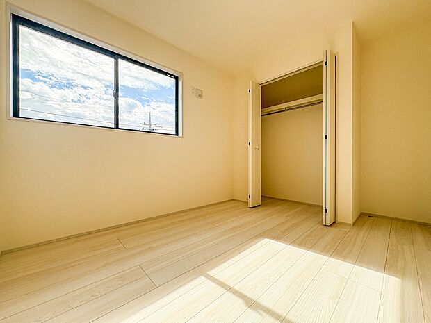 【洋室5.25帖】充実した生活は伸びやかな居室空間から始まります。快適に・伸びやかに。心の潤いを求める方々へ。