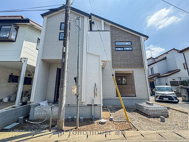 【現地】陽当りが良いと、洗濯物が乾きやすいですし、湿気やカビの心配も減るので快適です。寒い冬の日でも、日差しが届くと家の中が暖かくなりますね。
