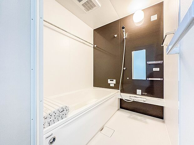 【浴室】一日の疲れを癒してくれるお風呂空間。使いやすさと上質な質感を両立して、単なる習慣から特別な時間に変わるはず。