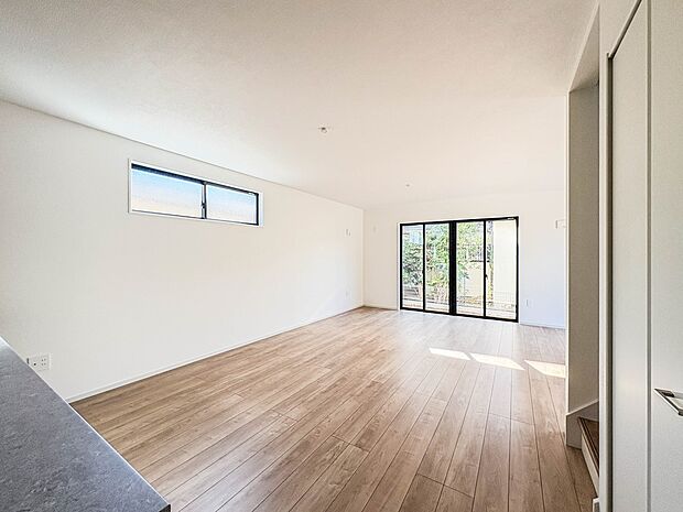 【ダイニングキッチン】料理をしながら、後片付けをしながら二人で会話を楽しみたい空間。