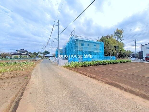 1号棟【前面道路4ｍ】陽当りや通風性など各所に施された工夫で住みやすさを実現。部屋の大きさや周辺環境・街並など、資料には掲載していない情報が現地にはたくさんございます。是非ご確認下さい。